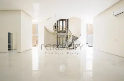 Villa - 6 Bedrooms - 6 Bathrooms for rent in Lusail City - Lusail
