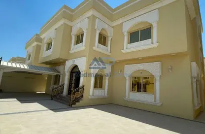 Villa - 5 Bedrooms - 6 Bathrooms for sale in Al Thumama - Al Thumama - Doha