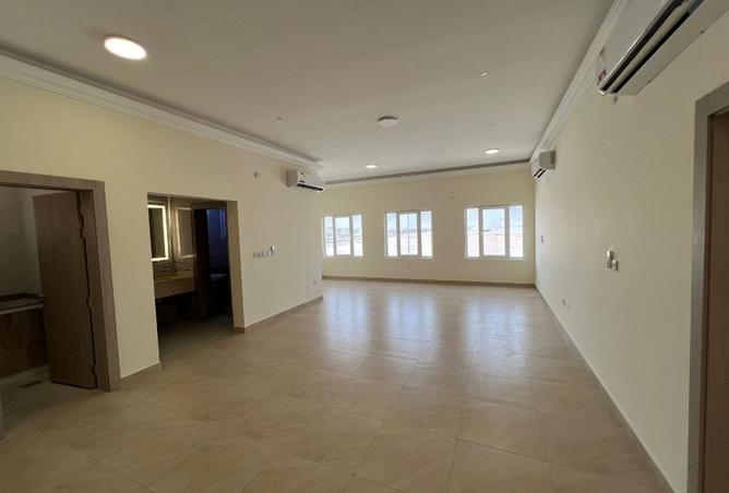 971111 - Property Image 3