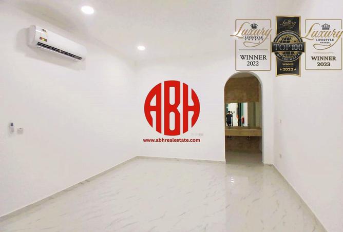 940356 - Property Image 2