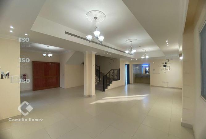 912606 - Property Image 2