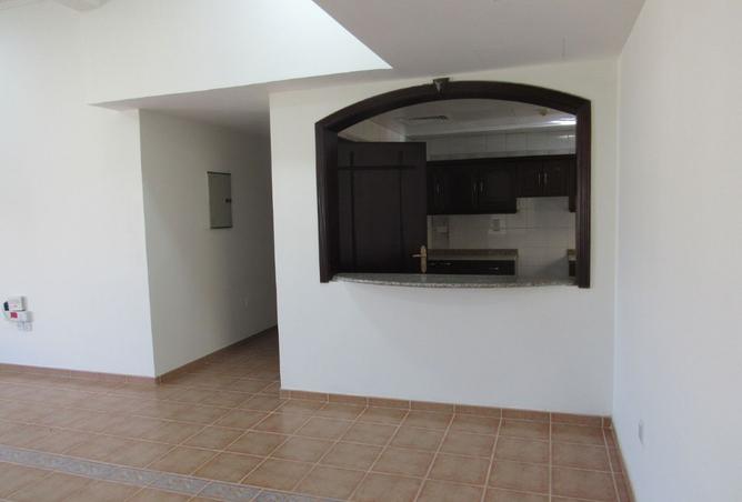 987349 - Property Image 2