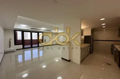 Apartment - 2 Bedrooms - 2 Bathrooms for rent in East Porto Drive - Porto Arabia - The Pearl Island - Doha