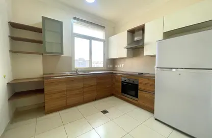 Apartment - 2 Bedrooms - 2 Bathrooms for rent in OqbaBin Nafie Steet - Old Airport Road - Doha