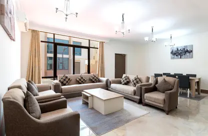 Villa - 6 Bedrooms - 4 Bathrooms for sale in Al Wakra - Al Wakrah - Al Wakra