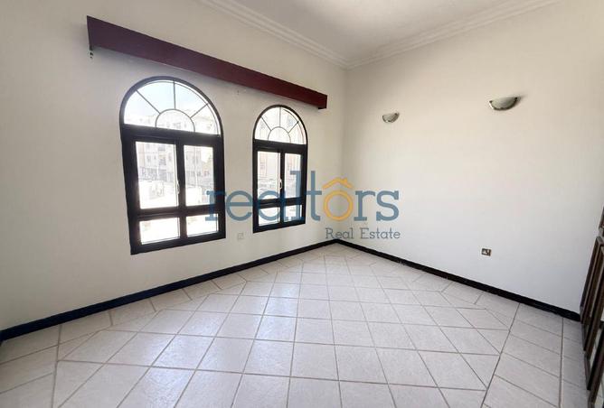 955351 - Property Image 3