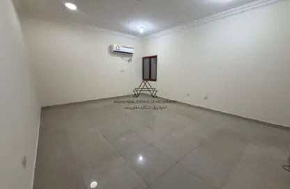 Apartment - 3 Bedrooms - 3 Bathrooms for rent in Fereej Bin Omran - Doha