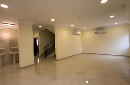 Villa - 6 Bedrooms - 5 Bathrooms for rent in Al Kheesa - Al Kheesa - Umm Salal Mohammed