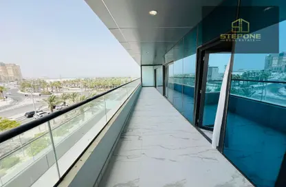 Apartment - 2 Bedrooms - 3 Bathrooms for rent in Marina Tower 02 - Marina District - Lusail