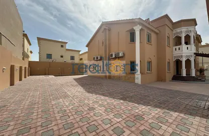Villa - 6 Bedrooms - 7 Bathrooms for rent in Street 870 - Al Duhail South - Al Duhail - Doha