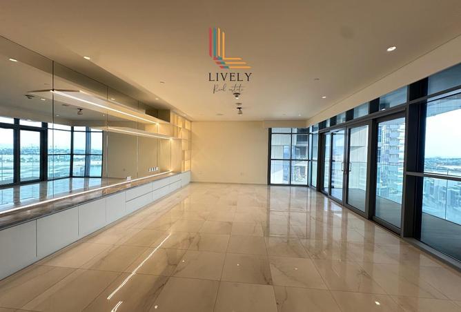 994708 - Property Image 3