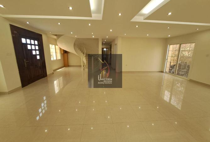 903036 - Property Image 2