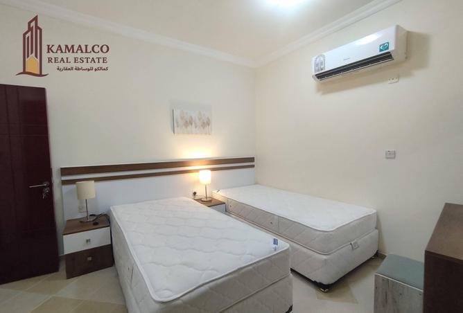 932187 - Property Image 2