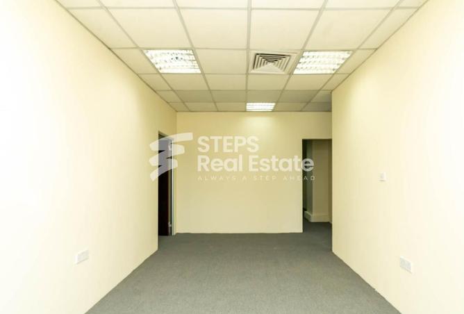 954096 - Property Image 3