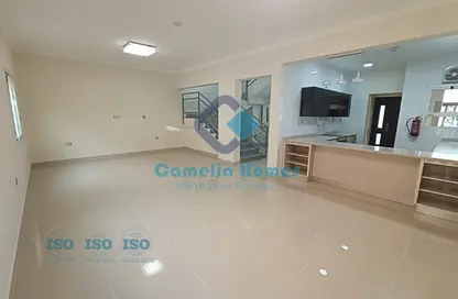 مجمع سكني - 4 غرف نوم - 4 حمامات للايجار في سلاطة الجديدة - سلاطة - الدوحة