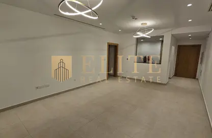 Apartment - 2 Bedrooms - 3 Bathrooms for rent in Floresta Gardens - Floresta Gardens - The Pearl Island - Doha