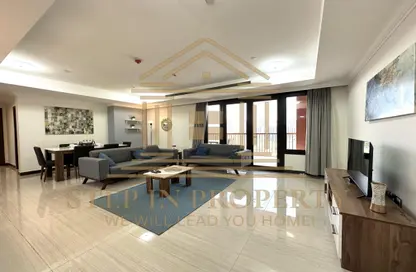 Apartment - 2 Bedrooms - 2 Bathrooms for rent in East Porto Drive - Porto Arabia - The Pearl Island - Doha