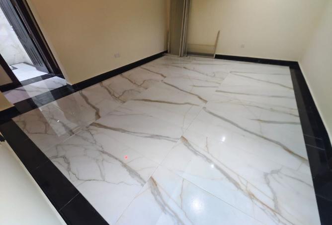 954668 - Property Image 3