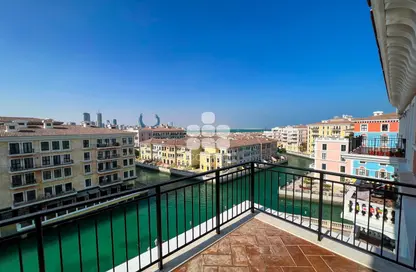 صورة لـ شرفة شقة - 3 غرف نوم - 4 حمامات للايجار في كرنفال - قناة كوارتييه - جزيرة اللؤلؤة - الدوحة ، صورة رقم 1