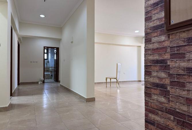 965918 - Property Image 2