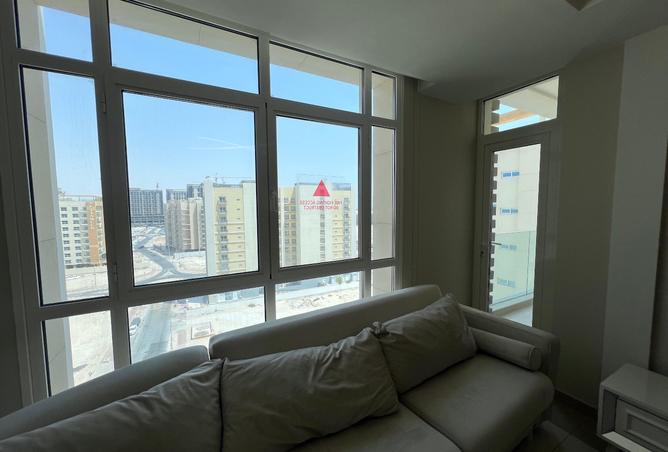 910515 - Property Image 2