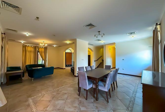 1001572 - Property Image 2