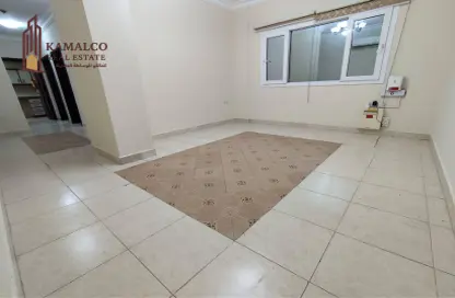 شقة - 2 غرف نوم - 2 حمامات للايجار في المنتزه - الدوحة