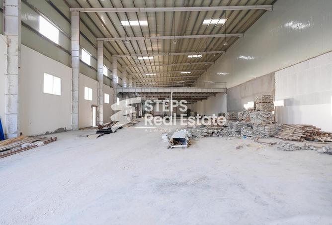 Warehouse - Studio for rent in East Industrial Street - Birkat Al Awamer - Al Wakra