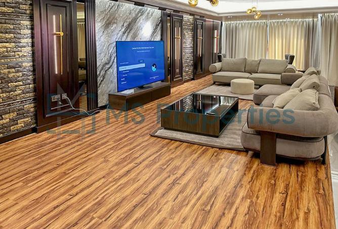 929428 - Property Image 3