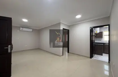 Apartment - 3 Bedrooms - 3 Bathrooms for rent in Umm Ghuwailina 4 - Umm Ghuwailina - Doha