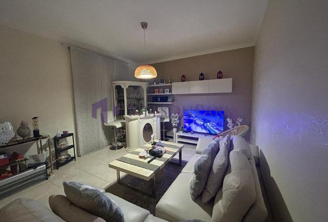 949580 - Property Image 2