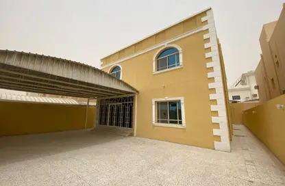 Villa - 5 Bedrooms - 4 Bathrooms for rent in Al Maamoura - Al Maamoura - Doha