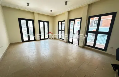 Apartment - 2 Bedrooms - 3 Bathrooms for rent in Carnaval - Qanat Quartier - The Pearl Island - Doha