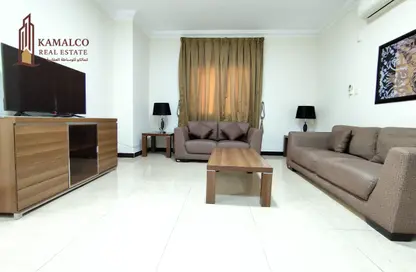Apartment - 1 Bedroom - 1 Bathroom for rent in Umm Ghuwalina - Umm Ghuwailina - Doha