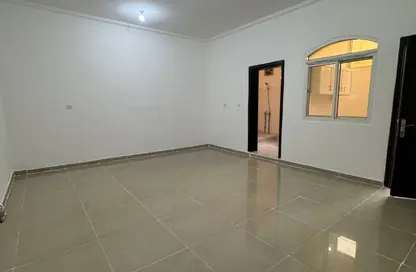 Villa - Studio - 1 Bathroom for rent in Al Nuaija Street - Al Nuaija - Doha