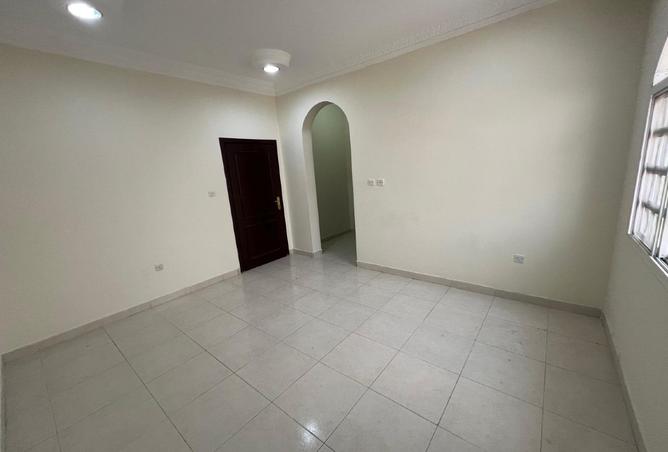 967013 - Property Image 3