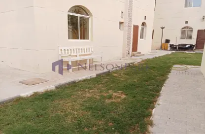 مجمع سكني - 5 غرف نوم - 4 حمامات للايجار في شارع ام السنيم - عين خالد - الدوحة