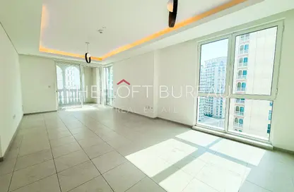 شقة - 2 غرف نوم - 3 حمامات للايجار في فيفا غرب - فيفا بحرية - جزيرة اللؤلؤة - الدوحة