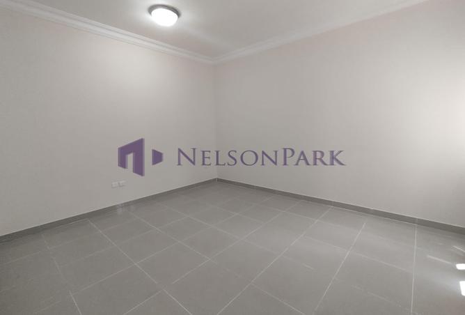942433 - Property Image 3