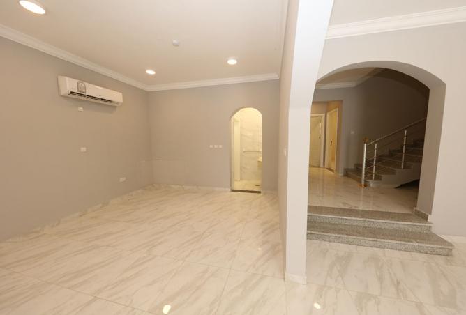 931694 - Property Image 2
