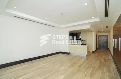 Apartment - Studio - 1 Bathroom for rent in Viva West - Viva Bahriyah - The Pearl Island - Doha