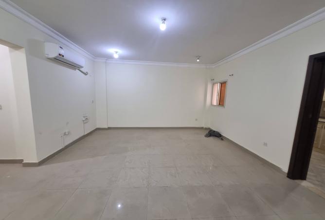 932841 - Property Image 2