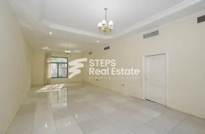 Empty Room image for: Compound - 4 Bedrooms - 4 Bathrooms for rent in Al Thumama - Al Thumama - Doha, Image 1