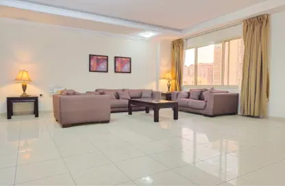 Apartment - 3 Bedrooms - 3 Bathrooms for rent in Al Sadd Road - Al Sadd - Doha