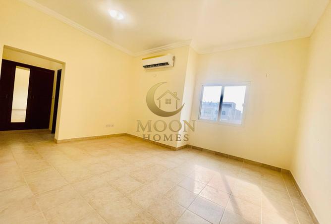 972044 - Property Image 3