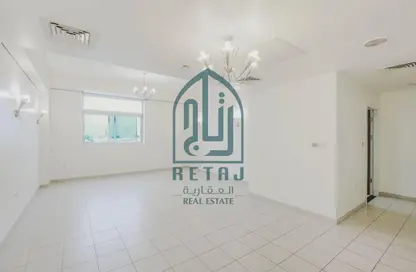 Apartment - 2 Bedrooms - 2 Bathrooms for rent in Barwa Commercial Avenue - Umm Al Seneem - Doha