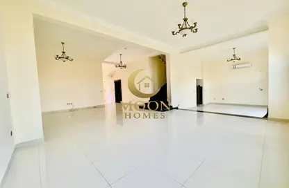 Apartment - 5 Bedrooms - 5 Bathrooms for rent in Bu Hamour Street - Abu Hamour - Doha