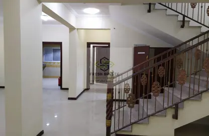 مجمع سكني - 5 غرف نوم - 6 حمامات للايجار في شارع  بو هامو - أبو هامور - الدوحة