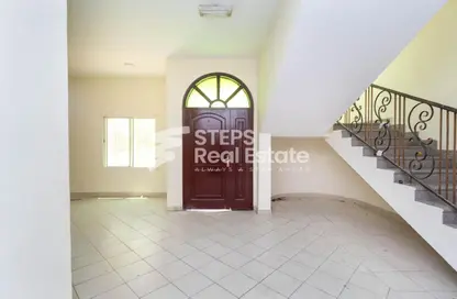 Compound - 5 Bedrooms - 4 Bathrooms for rent in Umm Al Seneem Street - Ain Khaled - Doha