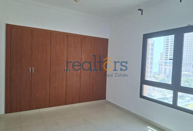 944129 - Property Image 2